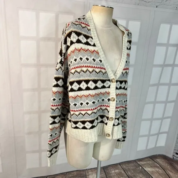 American Eagle Multicolor Knit Fair Isle V-Neck Button Up Cardigan Sweater Large - Image 2