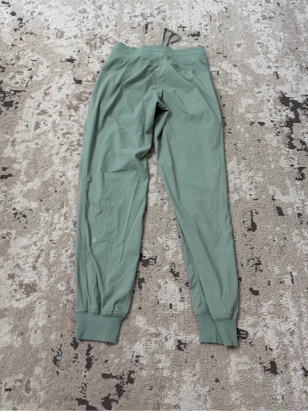 Lululemon Dance Studio Mid-Rise Jogger *Full Length Size 4 in Palm Court - Image 4