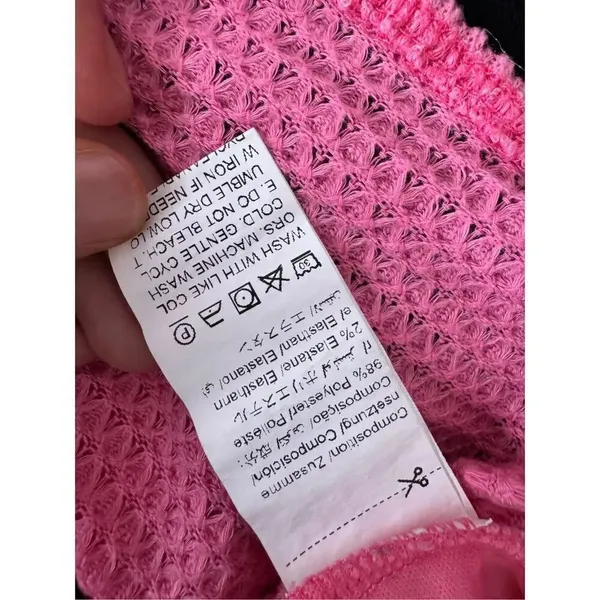 Pink crop top size MED - Image 4