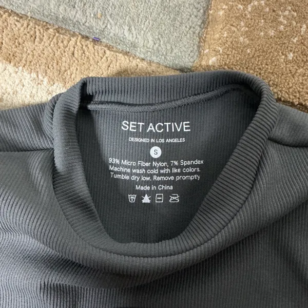 SET ACTIVE Ribbed Cutout Long Sleeve Crop Top Womens S Grey Athleisure Mock Neck - Image 4