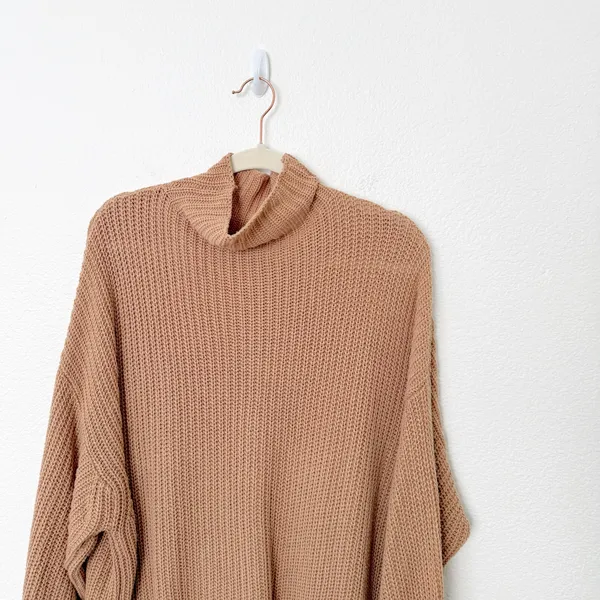 [American Eagle] Tan Oversized Boxy Turtleneck Ribbed Knit Sweater Sz Large L/XL - Image 4