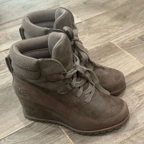 UGG Kriston Waterproof Wedge Ankle Boots Brown Suede Women’s Size 8 - Image 4