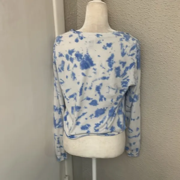 PINK Victoria’s Secret Long Sleeve Tie Dye Crop Top Blue/White L Casual Active - Image 2