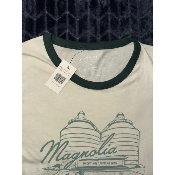 Magnolia Womens Waco Silos Texas Graphic Print T-shirt Ivory Size XL NWT - Image 4