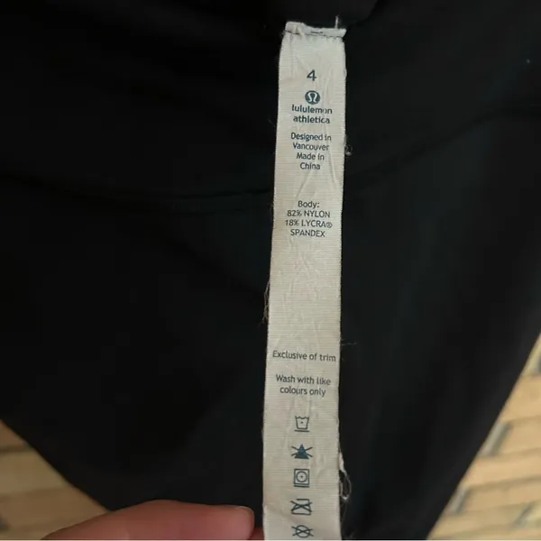 Lululemon Full Length Ruffle Athletic Leggings Black Size 4 - Image 4