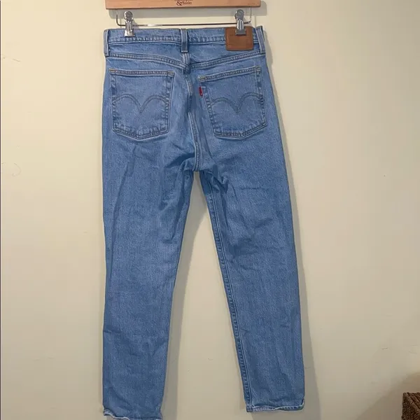 Womens Levi's Wedgie Straight Distressed Light Wash Jeans - Image 4