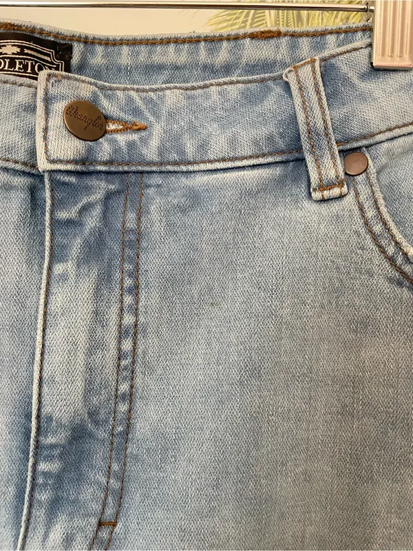 Wrangler X Pendelton Women's Trumpet Flare Jean in Light Wash Denim Size 32 Rare - Image 12