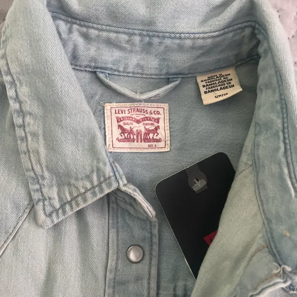 Levi’s western denim short button down long sleeve cowgirl small - Image 6