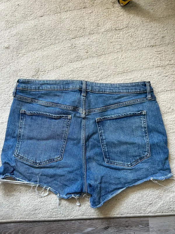 Old Navy Shorts - Image 3