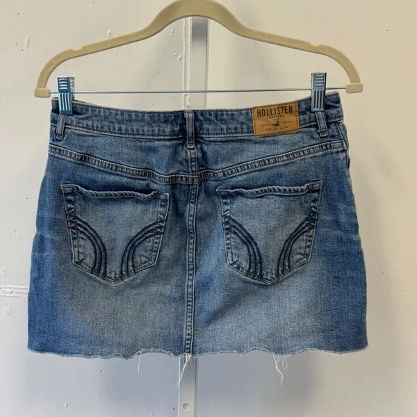 Hollister Y2K Inspired 5 Pocket Denim Mini Micro Skirt Distressed Frayed Hem W27 - Image 2