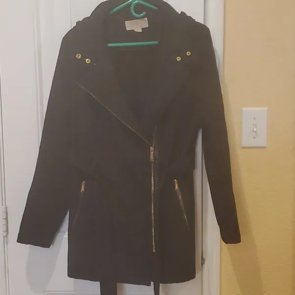 Michael Kors asymmetric zip up belted hooded coat. Size M - Image 3