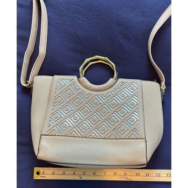 Liz Claiborne Beige Saffiano Crossbody Bag Bamboo Handle Geometric Metallic - Image 6