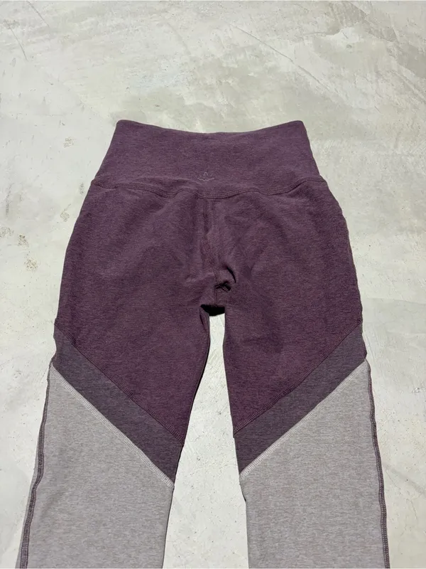 Beyond yoga High-Waist Two-Tone Leggings medium - Image 6