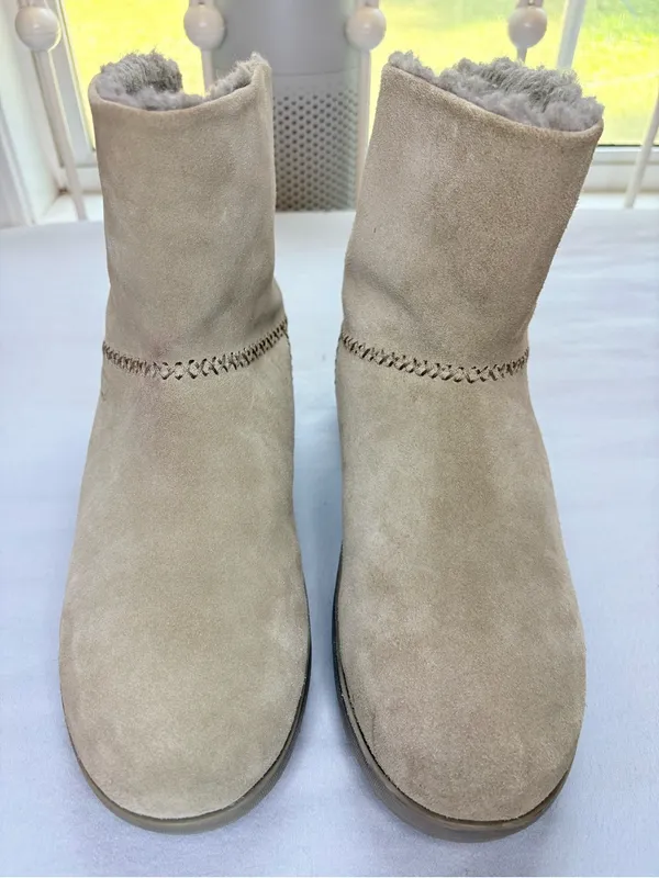FitFlop Mukluk Shorty III Suede Shearling Boots Desert Taupe Size 9 - Image 3