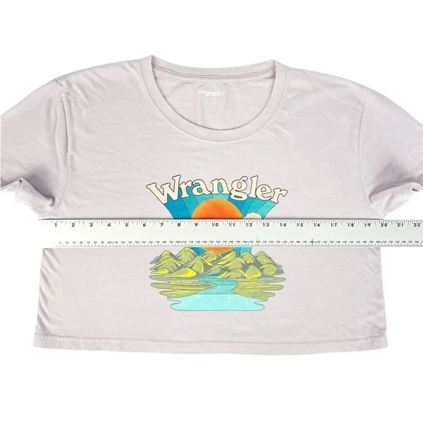Wrangler Light Purple Mountain Valley Logo Cropped Tee Size Small‎ - Image 3
