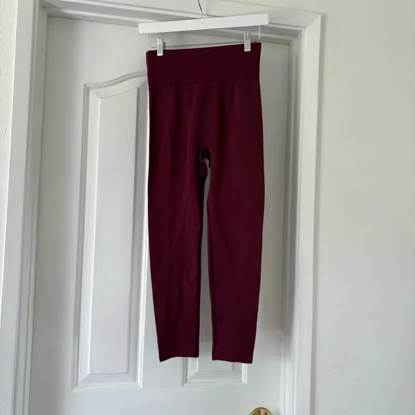 Halara Burgundy Wine Red Seamless Leggings 7/8 High Waisted Smooth S - Image 2