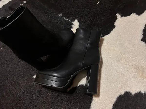 Dream Paris Boots Black - Image 4
