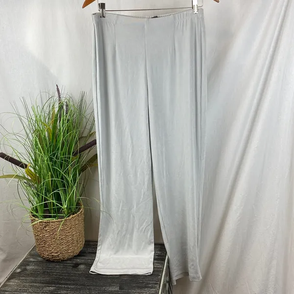 Chico’s Travelers No Tummy Gray Seagull Pants NEW 1 M - Image 2