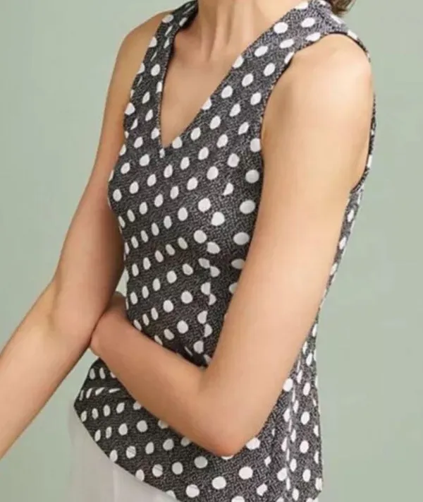 Anthropologie Black Jacquard Polka Dot V Neck Sophisticated Tank. Size L - Image 8