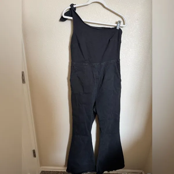 Free People Denim One-Shoulder‎ Flare Jumpsuit Sz Large in Black - Image 3
