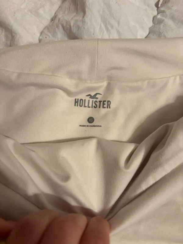 Hollister Off-The-Shoulder Top - Image 2