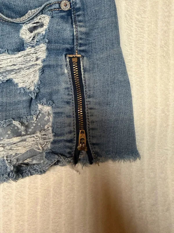 American Eagle Super Hi-Rise Shortie Denim Shorts Distressed High Waisted Size 6 - Image 4