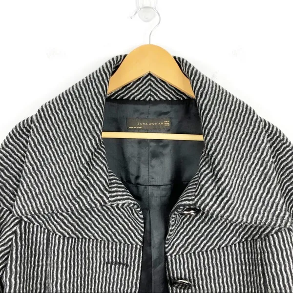 Zara wool retro jacket with big buttons gray and black pattern, wide sleeves M - Image 5