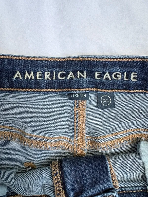 American Eagle Mom Short Size 12 High Rise Blue Stretch Denim Frayed Hem Shorts - Image 3