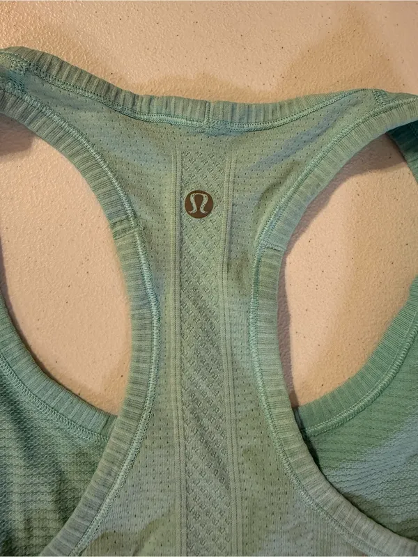 Lululemon Razorback Unlined Tank Top Women’s Turquoise Aqua Size 8 - Image 5