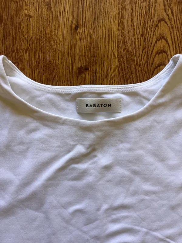 Aritzia babaton cropped top - Image 2