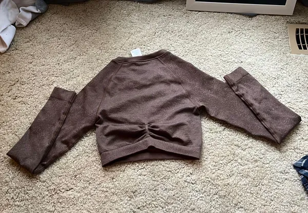 Gymshark Long-sleeve Crop Top - Image 2