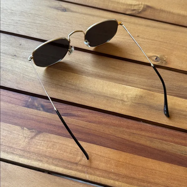 Sojos Gold and Black Square Sunglasses - Image 3