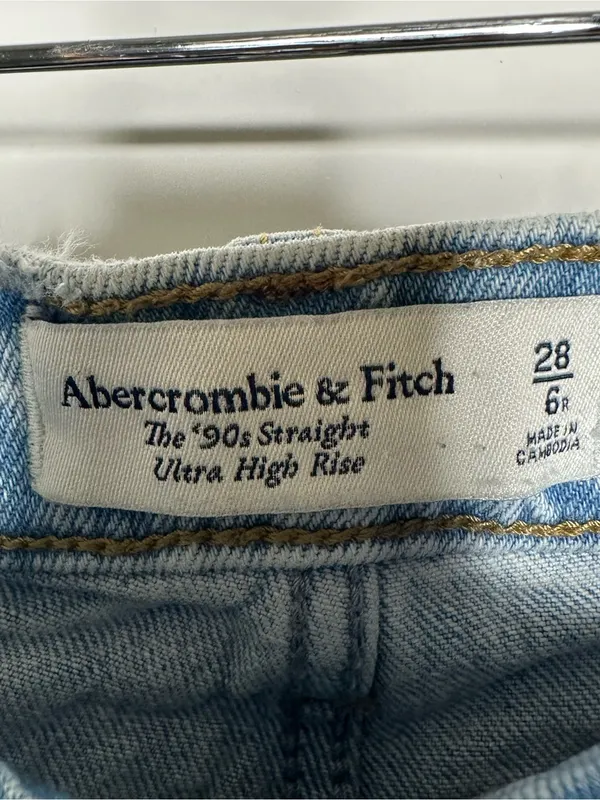 Abercrombie & Fitch The 90’s Straight Ultra High Rise Jeans Size 28/6R - Image 8