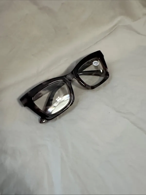 Oprah Tortoiseshell Reading Glasses - +3.00 with Bluelight blocker NWT - Image 2