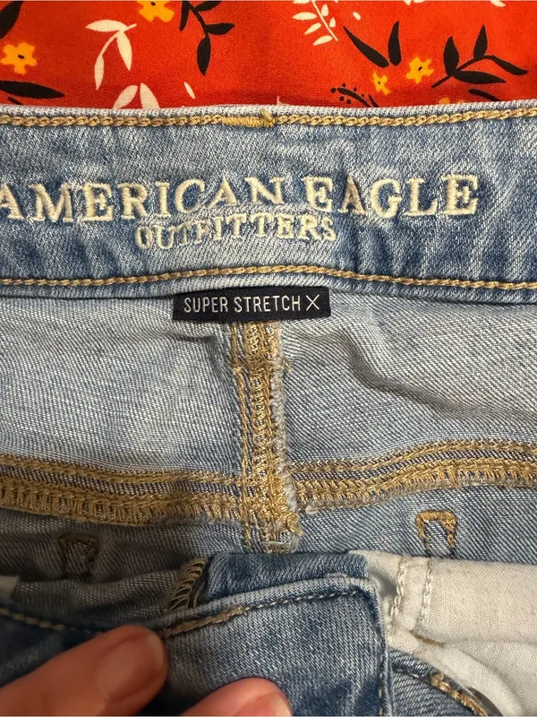 American Eagle Outfitters Light Wash Denim Boyfriend Shorts - Image 3