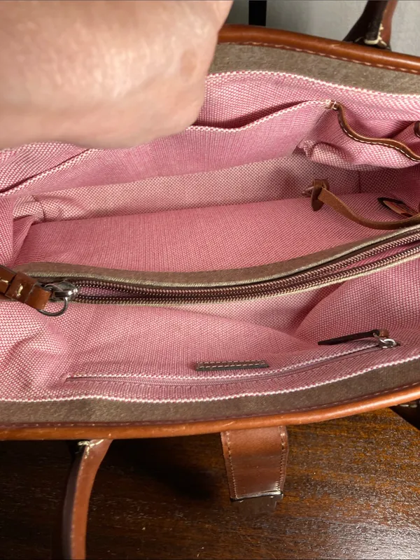 Vintage Dooney & Bourke Tan and Brown Signature Tote - Image 4
