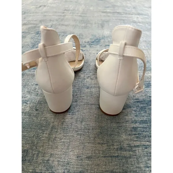 NIB! Ankis White Open Toe Strap Chunky Block High Heel Sandal Size 9 - Image 4