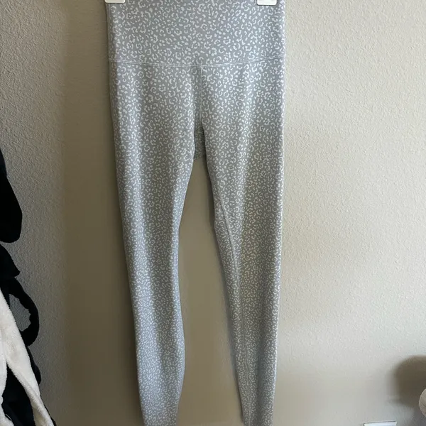 Lululemon Athletica Gray Leopard Print Leggings - Image 2