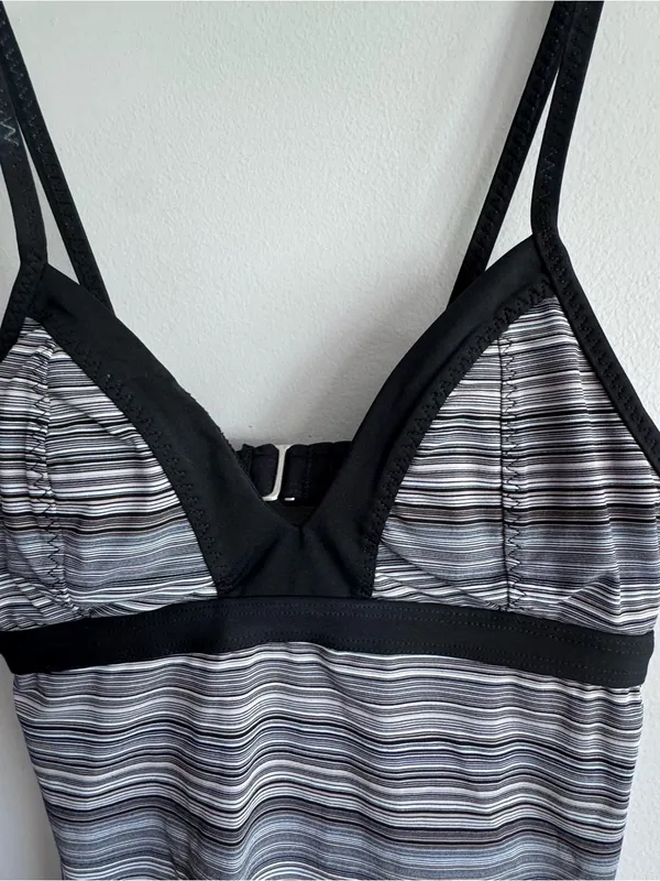 Athleta Black and Gray Striped Tankini Swim Top XS - Image 6