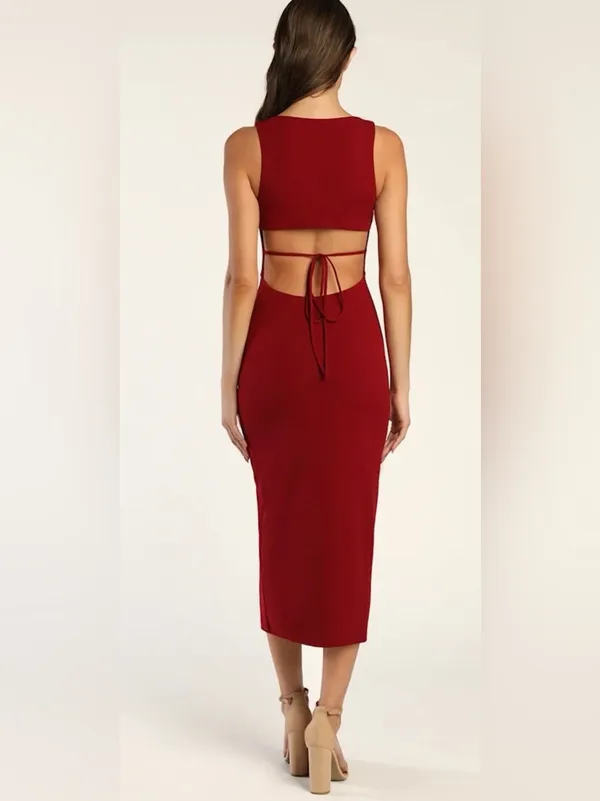 Lulus Women's Sleeveless Scoop-Neck Midi Dress in Burgundi. - Image 2