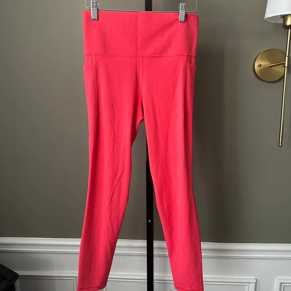 Athleta Salutation 7/8 Stash Tight Womens Medium Dragonfruit Activewear - Image 2