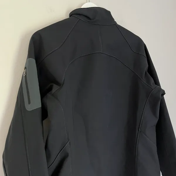 REI Women’s Softshell Fleece Lined Full Zip Hiking Jacket Black Size Medium - Image 4