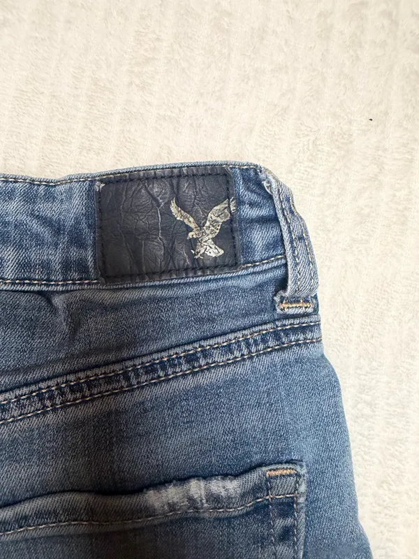 American Eagle Super Hi-Rise Shortie Denim Shorts Distressed High Waisted Size 6 - Image 5