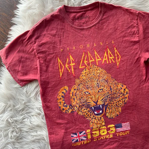 Def Leppard Pyromania 1983 Tour Graphic T-shirt - Image 2