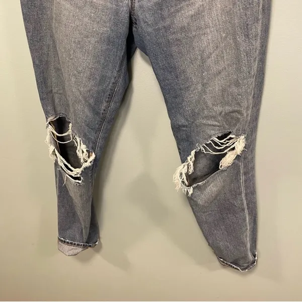 American Eagle Outfitters Light Blue Ripped Straight Leg Jeans high rise mom 4R - Image 4