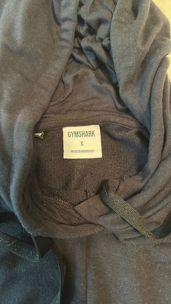 Gymshark Cropped Hoodie - Image 3