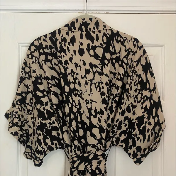 Abstract Print (NOT Animal Print) Short Sleeve Button Down Tie Dress - Image 11