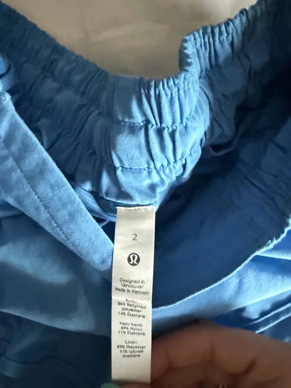Lululemon Hotty Hot Shorts 2.5" - Image 2