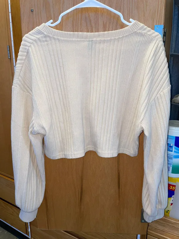 SheIn - Beige V-neck Drop Shoulder Rib-knit Crop Tee - Image 4