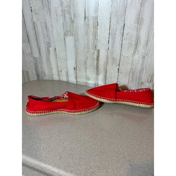 Women's Ubuntu Classic Red Afridrilles Size‎ 9.5 - Image 4